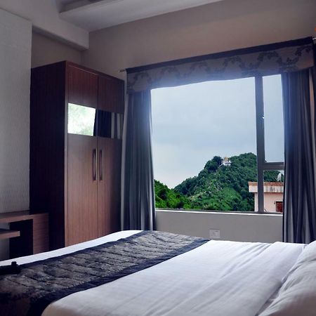 Hotel Sheela Shree Plaza Джханси Экстерьер фото