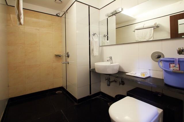 Hotel Sheela Shree Plaza Джханси Экстерьер фото