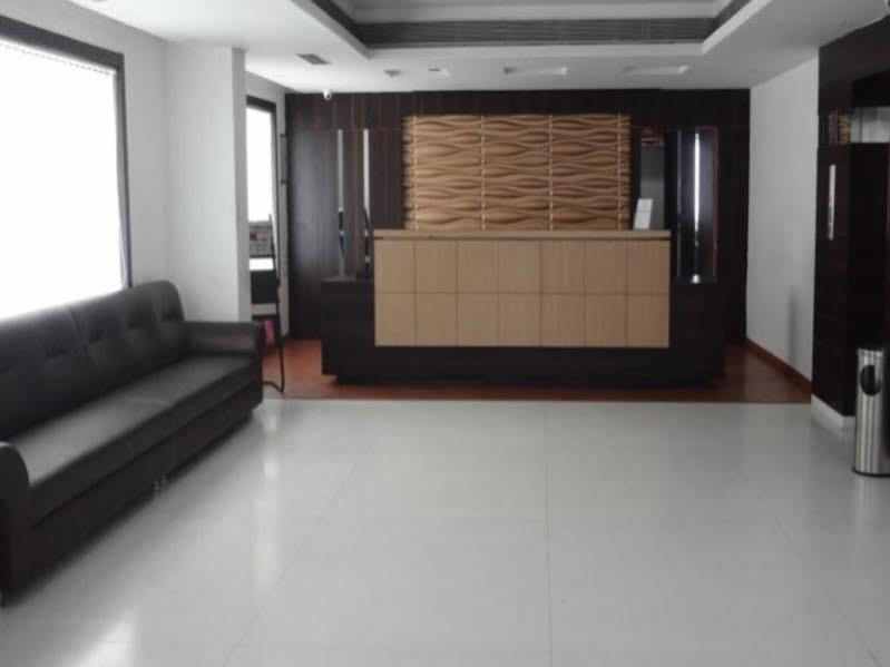 Hotel Sheela Shree Plaza Джханси Экстерьер фото